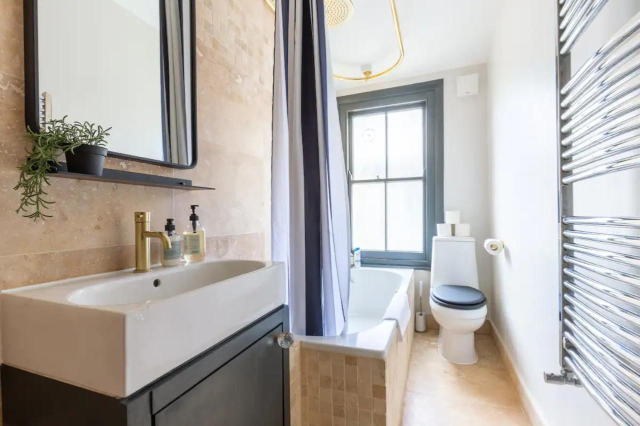 Luxuriously Designed 3 Bedroom Apartment In Clapham Londen Buitenkant foto